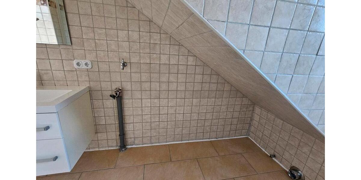 Dachgeschoßwohnung Cuxhaven - 3 Zimmer, 80 m&sup2;, 650&euro; | Angebot:25999992