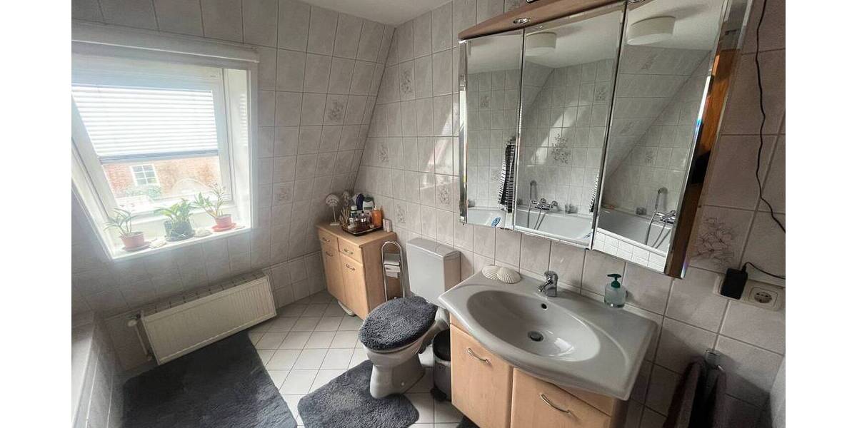 Mehrfamilienhaus, Wohnhaus Neuhaus (Oste) - 4 Zimmer, 91 m&sup2;, 295.000&euro; | Angebot:25929933