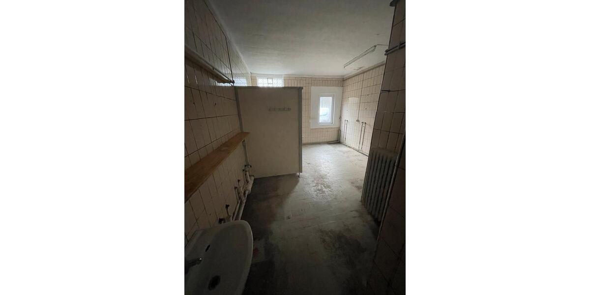 Mehrfamilienhaus, Wohnhaus Bülkau - 10 Zimmer, 280 m&sup2;, 185.000&euro; | Angebot:26041190