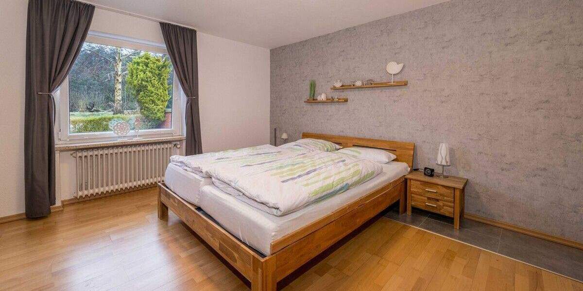 Mehrfamilienhaus, Wohnhaus Cuxhaven / Stickenbüttel Stickenbüttel - 8 Zimmer, 211 m&sup2;, 439.000&euro; | Angebot:25676361