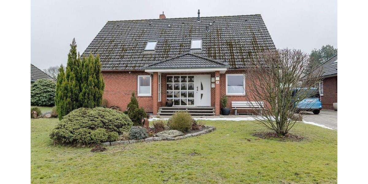 Mehrfamilienhaus, Wohnhaus Cuxhaven / Stickenbüttel Stickenbüttel - 8 Zimmer, 211 m&sup2;, 439.000&euro; | Angebot:25676361