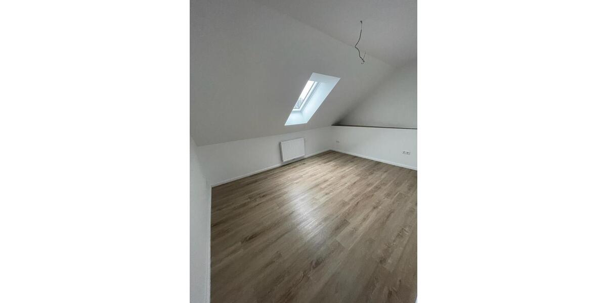 Dachgeschoßwohnung Cuxhaven - 3 Zimmer, 62 m&sup2;, 770&euro; | Angebot:25547941