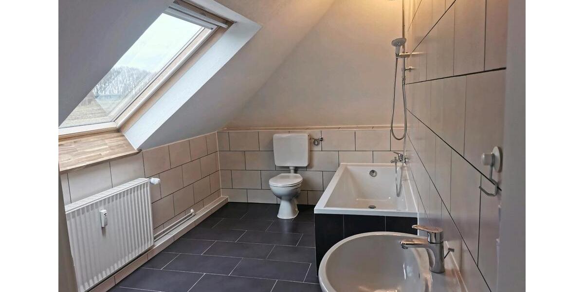 Dachgeschoßwohnung Wurster Nordseeküste - 3 Zimmer, 84 m&sup2;, 1.000&euro; | Angebot:26035978