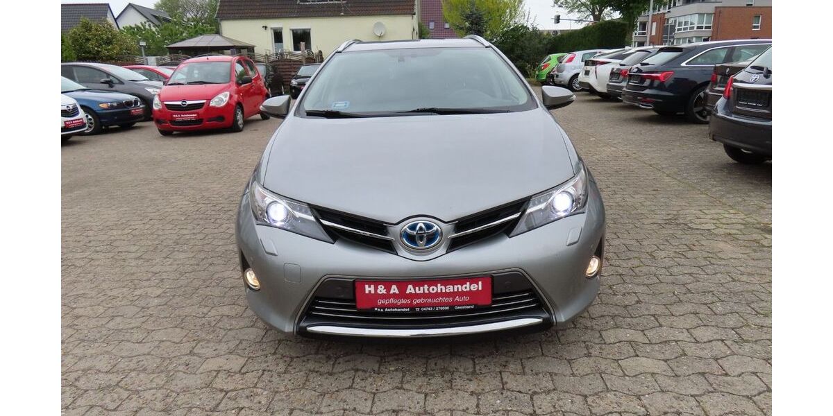 Toyota Auris 199.796 km 7.999 &euro; Geestland 27607