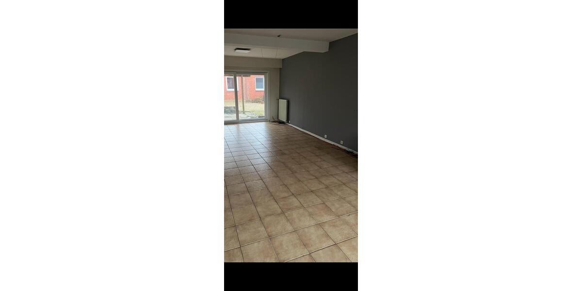 Erdgeschoßwohnung Cadenberge - 7 Zimmer, 160 m&sup2;, 1.120&euro; | Angebot:25427714