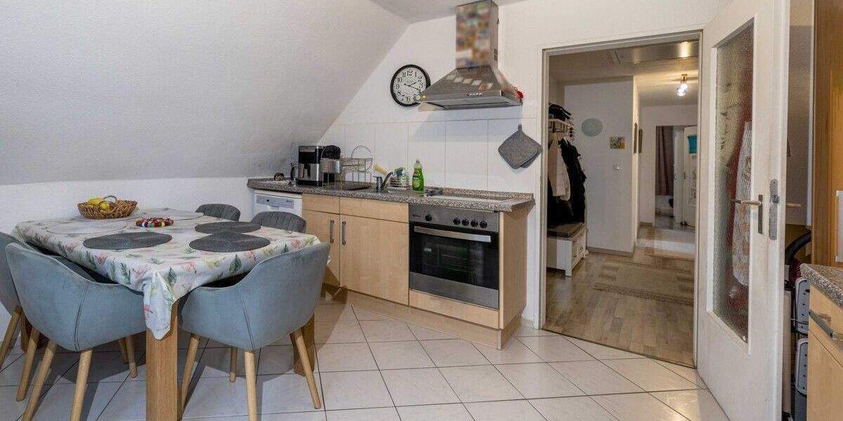 Mehrfamilienhaus, Wohnhaus Cuxhaven / Stickenbüttel Stickenbüttel - 8 Zimmer, 211 m&sup2;, 439.000&euro; | Angebot:25676361