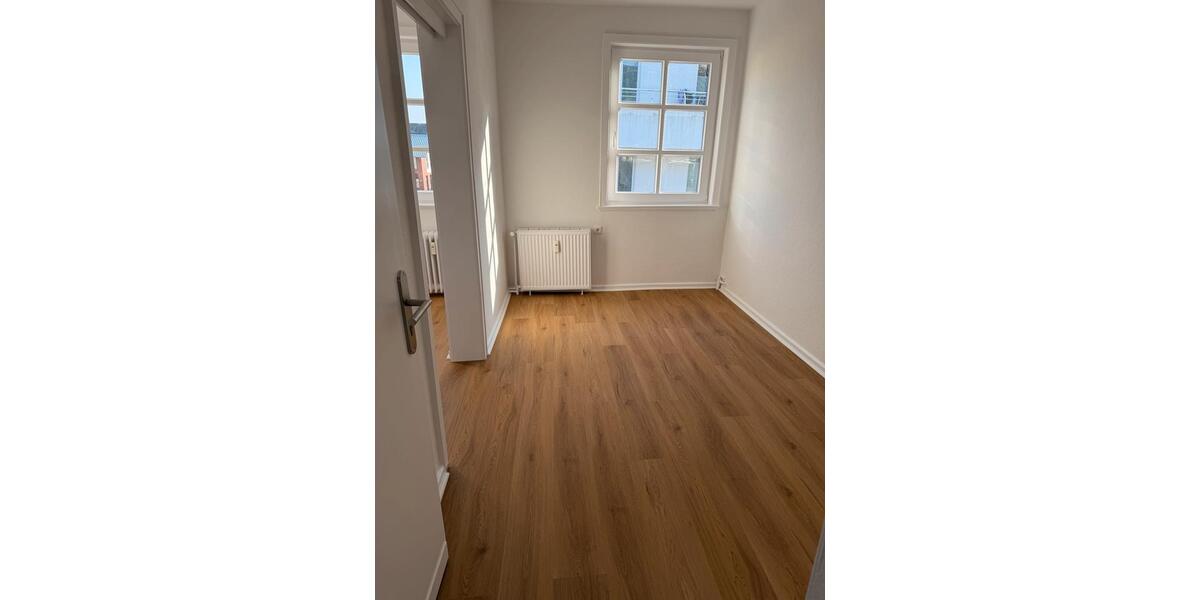 Dachgeschoßwohnung Geestland Bad Bederkesa - 4.5 Zimmer, 90 m&sup2;, 650&euro; | Angebot:25883988
