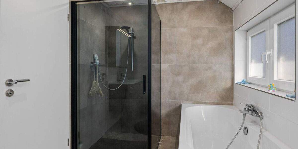 Einfamilienhaus Cuxhaven Süder-Westerwisch - 7 Zimmer, 215 m&sup2;, 449.000&euro; | Angebot:25896639