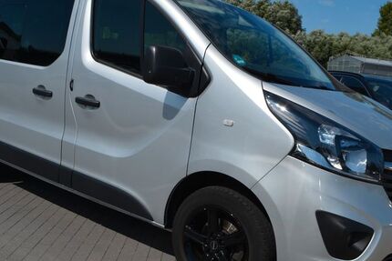 Opel Vivaro 106.000 km 21.500 &euro; Cuxhaven 27472