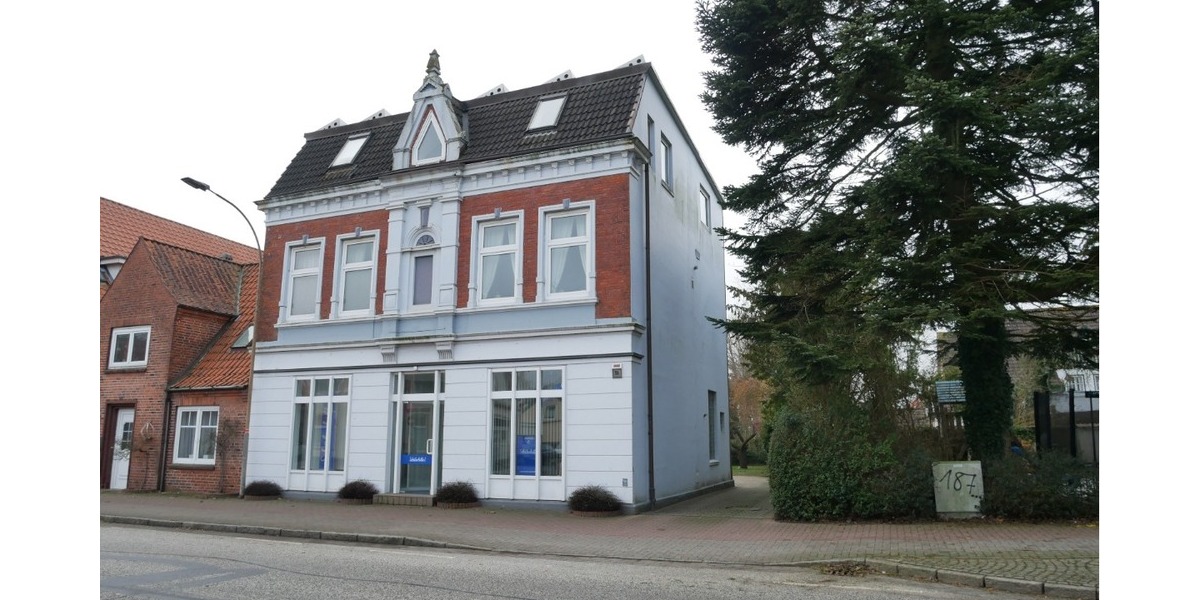 Historisches, gepflegtes Wohn- und Geschäftshaus über drei Etagen in 25709 Marne zu verkaufen. - Mehrfamilienhaus, Wohnhaus Marne | Angebot:14727432