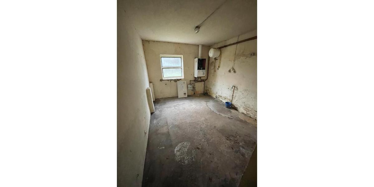 Mehrfamilienhaus, Wohnhaus Bülkau - 10 Zimmer, 280 m&sup2;, 185.000&euro; | Angebot:26041190