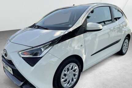 Toyota Aygo (X) 26.646 km 11.490 &euro; Cuxhaven 27472