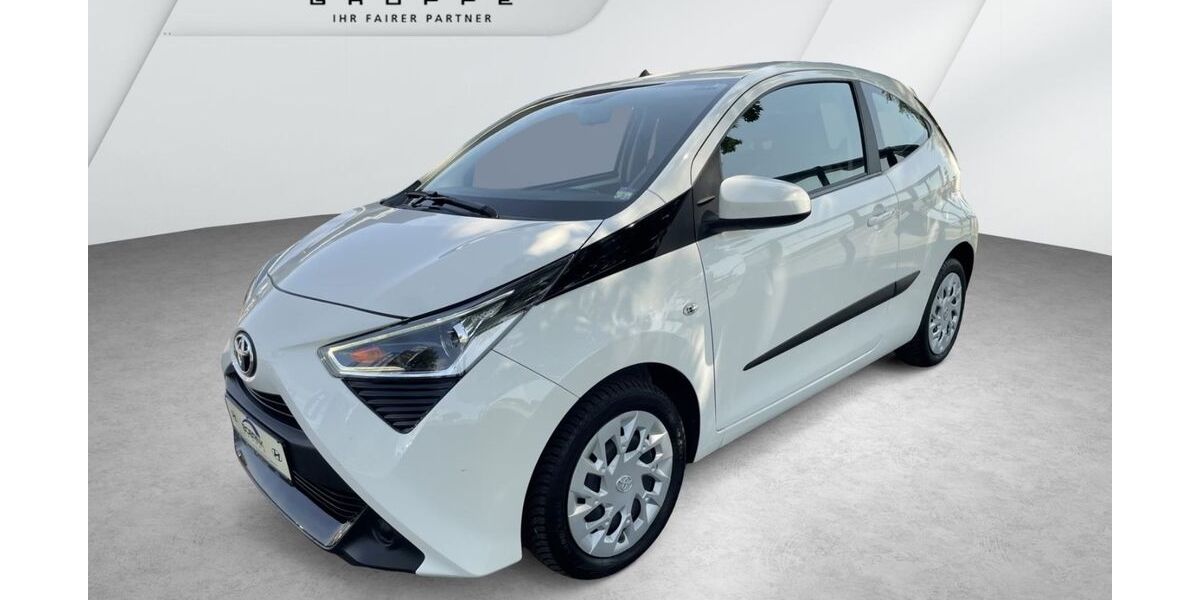 Toyota Aygo (X) 26.646 km 11.990 &euro; Cuxhaven 27472
