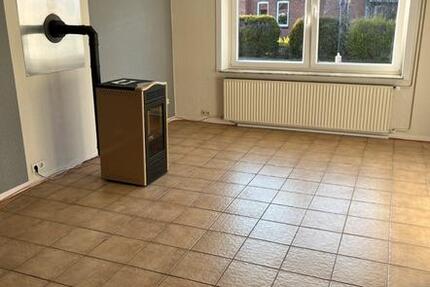 Haus Cadenberge - 7 Zimmer, 160 m&sup2;, 1.120&euro; | Angebot:25334356