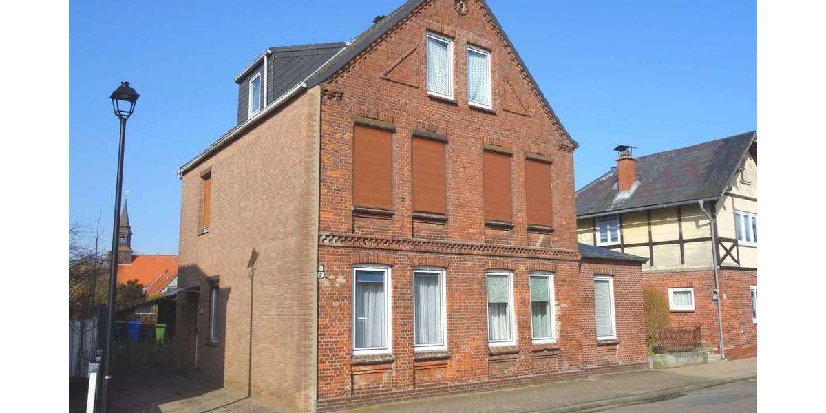 Einfamilienhaus Brunsbüttel - 8 Zimmer, 177 m&sup2;, 155.000&euro; | Angebot:26080308