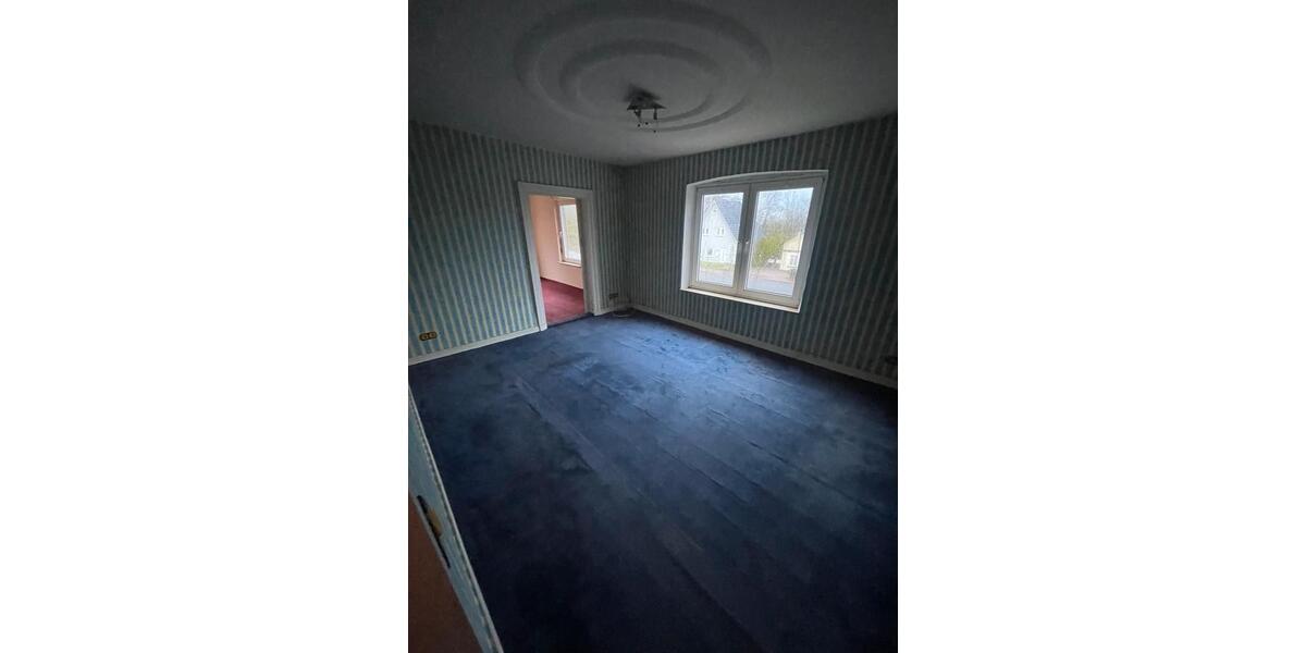 Mehrfamilienhaus, Wohnhaus Bülkau - 10 Zimmer, 280 m&sup2;, 185.000&euro; | Angebot:26041190