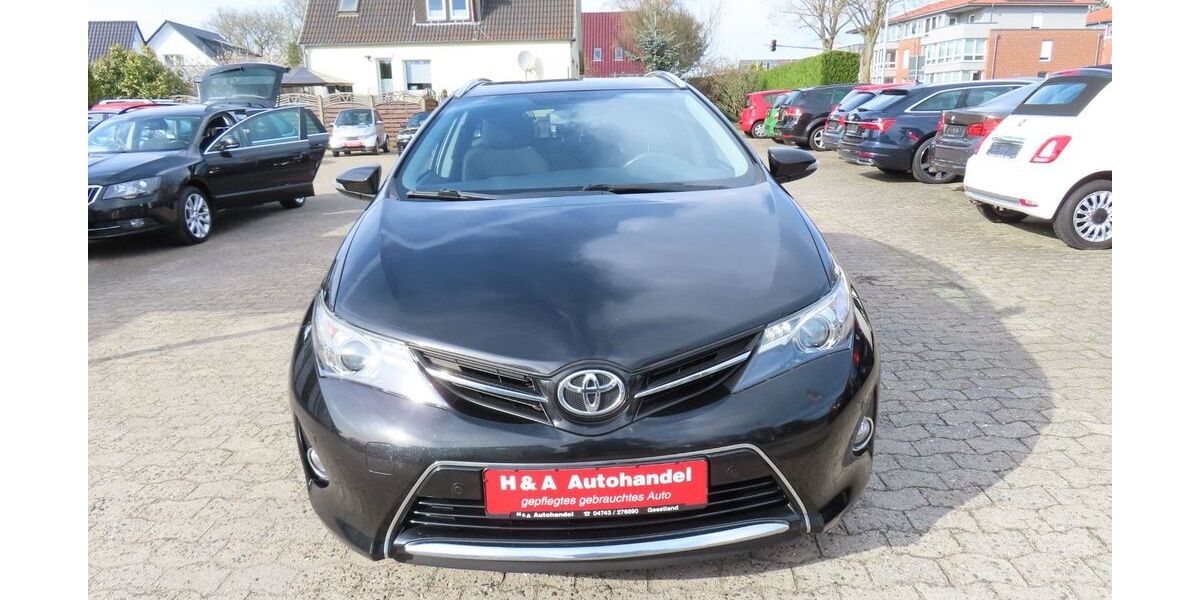 Toyota Auris 106.912 km 9.999 &euro; Geestland 27607