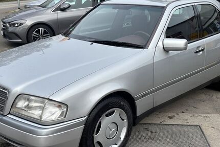 Mercedes-Benz C 220 101.201 km 5.500 &euro; Brunsbüttel 25541