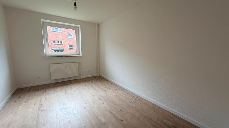 Etagenwohnung Brunsbüttel - 3 Zimmer, 77 m&sup2;, 654&euro; | Angebot:26635392