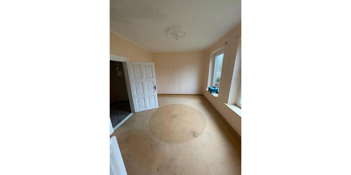 Mehrfamilienhaus, Wohnhaus Bülkau - 10 Zimmer, 280 m&sup2;, 185.000&euro; | Angebot:26041190