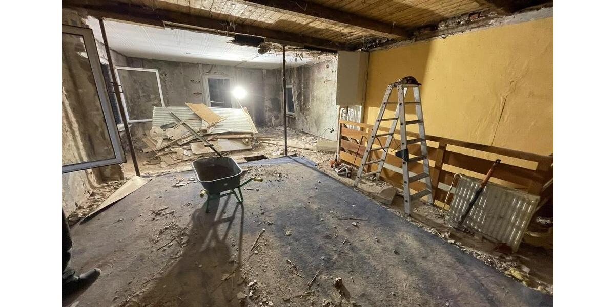 Mehrfamilienhaus, Wohnhaus Bülkau - 10 Zimmer, 280 m&sup2;, 185.000&euro; | Angebot:26041190