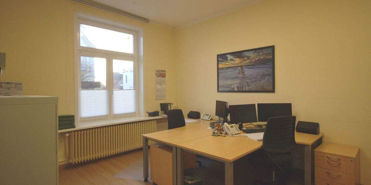 Einfamilienhaus Brunsbüttel - 9 Zimmer, 269 m&sup2;, 287.000&euro; | Angebot:25747319