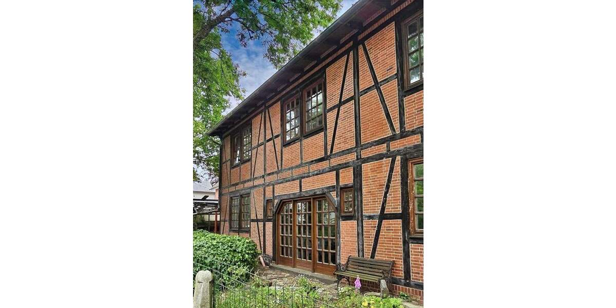 Einfamilienhaus Cuxhaven - 9 Zimmer, 257 m&sup2;, 350.000&euro; | Angebot:25664942