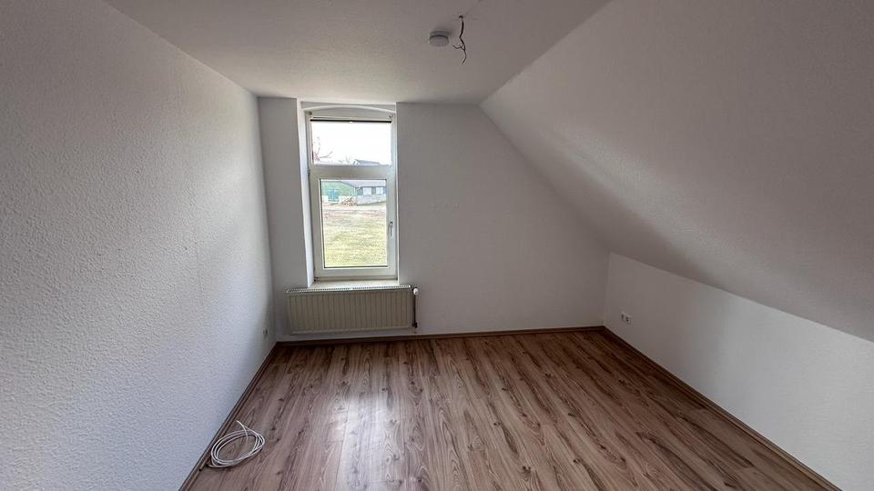 Dachgeschoßwohnung Geestland - 3 Zimmer, 110 m&sup2;, 690&euro; | Angebot:26039704