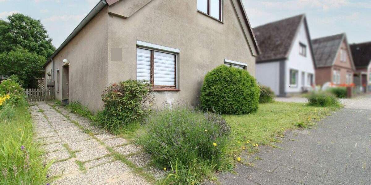 Einfamilienhaus Geestland Bad Bederkesa - 7 Zimmer, 180 m&sup2;, 155.000&euro; | Angebot:25749661