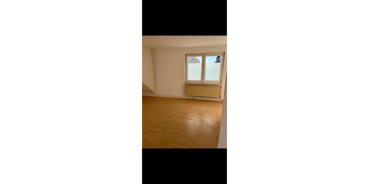 Erdgeschoßwohnung Cadenberge - 7 Zimmer, 160 m&sup2;, 1.120&euro; | Angebot:25427714
